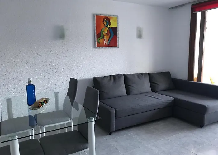 Cozy Apartment Near The Sea
